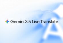 Imagen de una persona utilizando Gemini 3.5 Live Translate en su móvil
