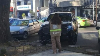 Señal de estacionamiento controlado en la ciudad de Córdoba