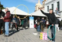 Imagen de la Plaza San Martín en Córdoba durante la Expo CbaPreviene