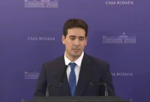 Andrés Ravier en su debut como vocero presidencial