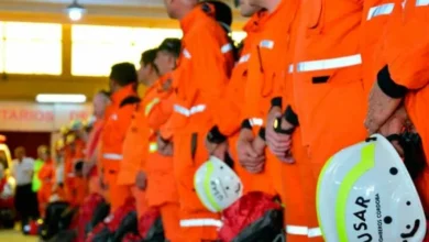 Miembros de la Brigada de Rescate de Córdoba preparándose para viajar a Venezuela