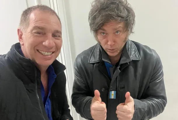 Javier Milei y Diego Santilli en una reunión política