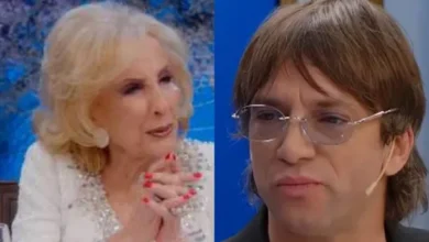 Joaquín Levinton y Mirtha Legrand sonriendo en la mesa de su programa