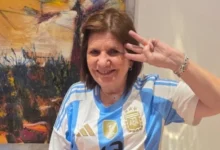 Patricia Bullrich celebrando la victoria de la Selección Argentina