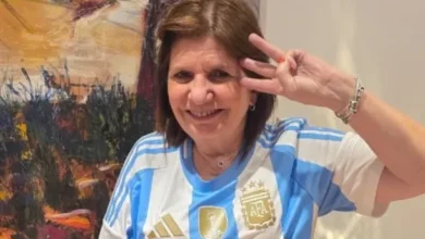 Patricia Bullrich celebrando la victoria de la Selección Argentina