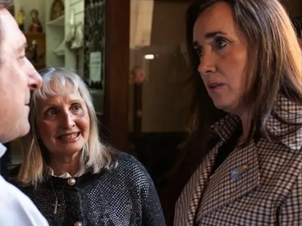 Foto de Victoria Villarruel y Javier Milei en un acto oficial