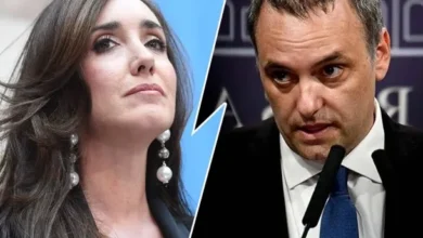 Victoria Villarruel y Manuel Adorni en una reunión oficial