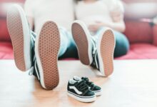 Niños con zapatos adecuados para su salud y bienestar