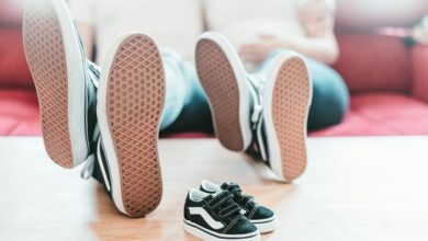 Niños con zapatos adecuados para su salud y bienestar