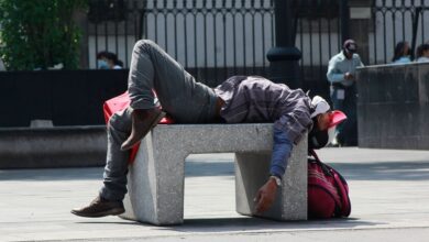 Persona sudando en un día caluroso