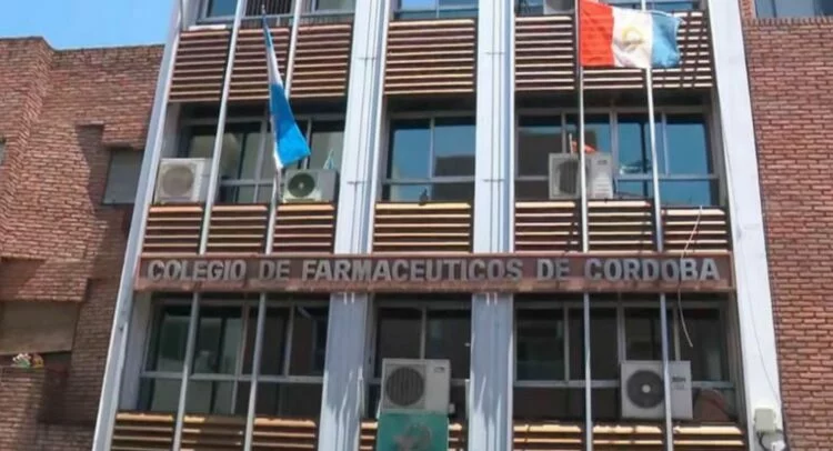 Farmacéuticos en acción, garantizando la salud de la población