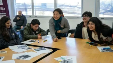 Estudiantes participando en jornadas de orientación vocacional en los Parques Educativos de Córdoba