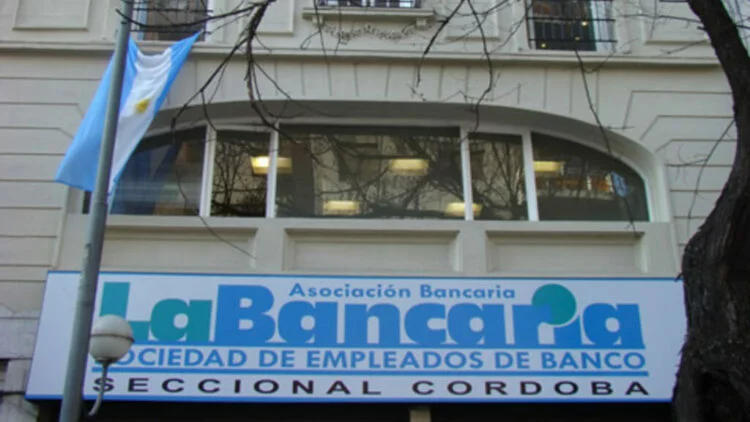 Trabajadores del Banco de Córdoba en huelga