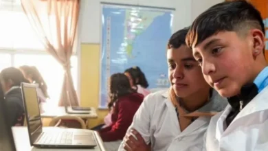 Estudiantes de Córdoba trabajando en un proyecto de matemática con tecnología