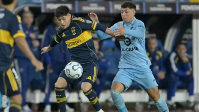 Álvaro Montero realizando su cábala antes del partido