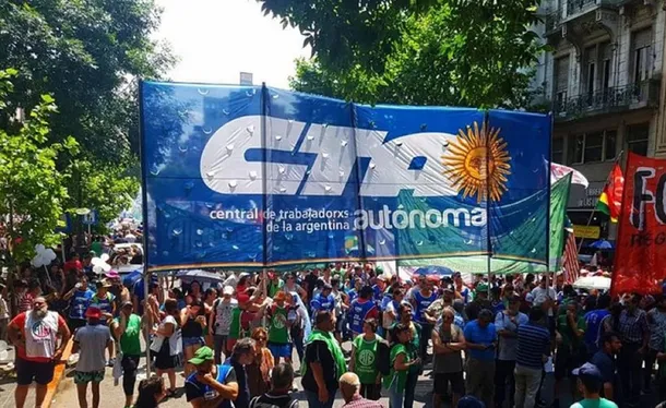 Trabajadores en una manifestación en defensa de sus derechos