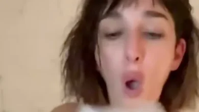 Leila Gianni en un jacuzzi con un bikini de los colores de la bandera argentina