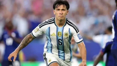Lisandro Martínez en acción durante el Mundial 2026