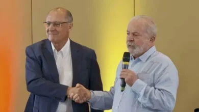 Bandera de Argentina y Brasil ondeando juntas