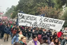 La manifestación frente a la Casa Rosada durante la visita de Kristalina Georgieva a Argentina