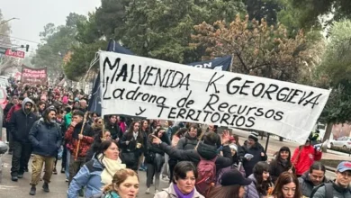 La manifestación frente a la Casa Rosada durante la visita de Kristalina Georgieva a Argentina