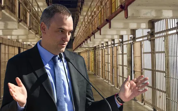 Manuel Adorni en una audiencia pública