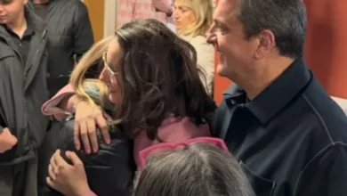 Sergio Massa sonriendo junto a su hija en la graduación