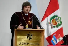 Javier Milei recibe el título de Doctor Honoris Causa en la Universidad San Martín de Porres