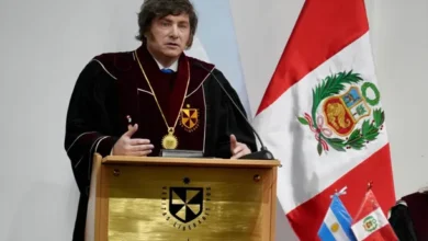 Javier Milei recibe el título de Doctor Honoris Causa en la Universidad San Martín de Porres
