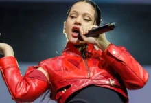 Rosalía en concierto, con una gran audiencia detrás