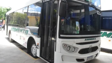 Un colectivo en la ruta 9 norte