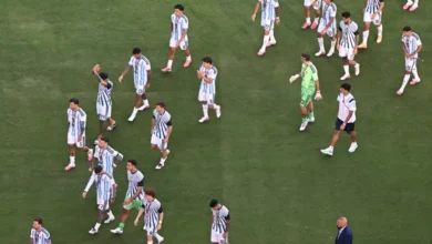 Jugadores de la Selección Argentina celebran su victoria