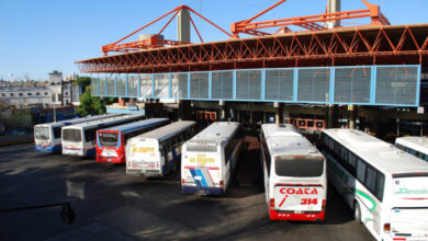 Imagen de una terminal de colectivos vacía en el norte de Córdoba durante el paro de choferes de FAM