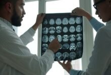 Radiología asistida por inteligencia artificial que muestra la integración de algoritmos en la interpretación de imágenes médicas