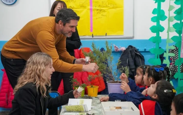 Estudiantes cordobeses participando en la agenda de educación ambiental
