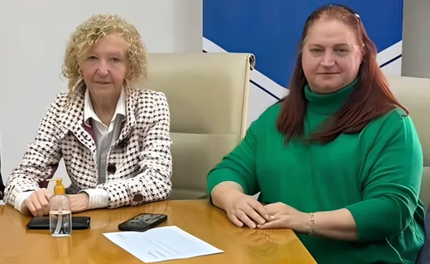 Imagen de un juez en una audiencia judicial