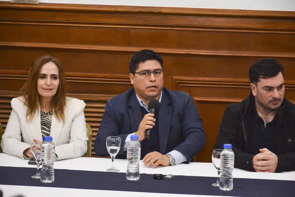 Puerto de Puerto Deseado, infraestructura portuaria, inversión en desarrollo