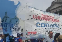 Manifestantes en la marcha por la ciencia argentina