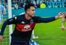 Imagen del partido de fútbol entre Tigre y Racing en el estadio de Victoria