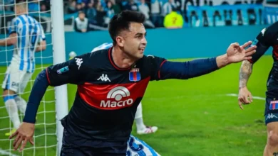 Imagen del partido de fútbol entre Tigre y Racing en el estadio de Victoria