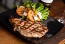 Alimentos ricos en proteína como carnes, legumbres y suplementos