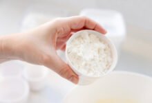 Rata de laboratorio con tumor de melanoma recibiendo suplemento de creatina en un experimento científico