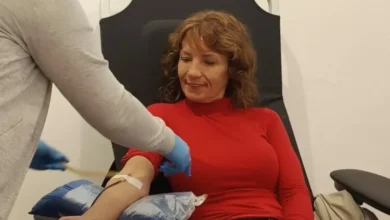 Voluntarios donando sangre frente al Cabildo Histórico de Córdoba en la campaña de septiembre