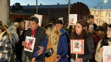Familia de Agostina Vega en la marcha por la investigación del femicidio en Córdoba