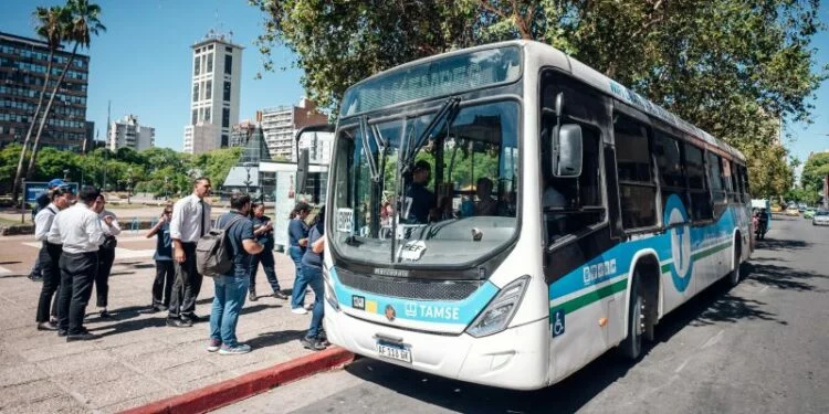 Operativo de traslado y seguridad en el Estadio Mario Alberto Kempes para el partido Argentina‑Bolivia