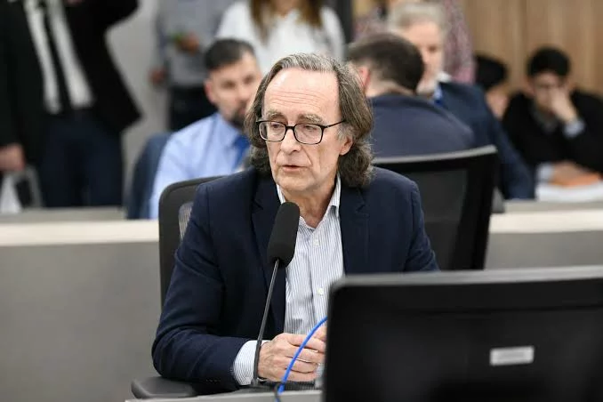 Economista Osvaldo Giordano hablando en la Comisión de Finanzas de la Cámara de Diputados