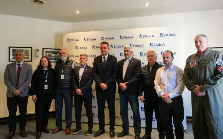 Sala de juntas de la FAdeA donde se planificó la visita del Papa León XIV a Córdoba
