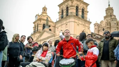 Manifestación en Plaza San Martín, Córdoba, por la prórroga de la ley de emergencia en discapacidad