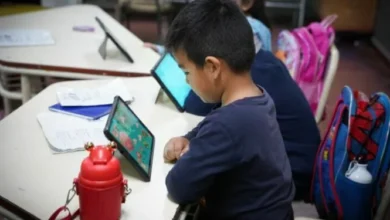 Estudiantes cordobeses participando en la Olimpiada Matific LATAM en aulas equipadas con tablets
