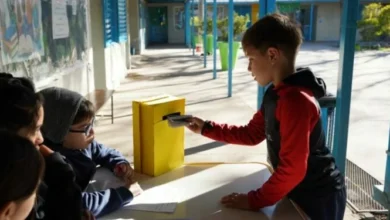 Niños y niñas de escuelas municipales de Córdoba participando en una sesión del Parlamento Infantil